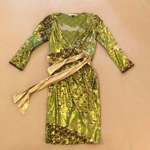 Diane von Furstenberg shimmery wrap dress Green and gold Size 4